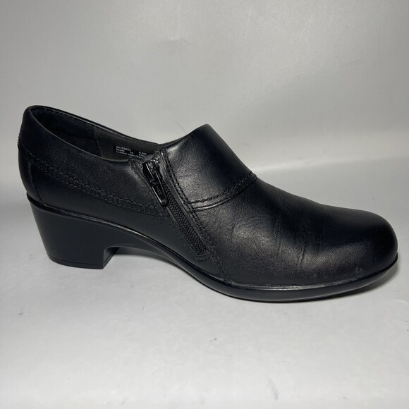 Women’s Clark’s Black Booties with Side Zipper - Style 26102622 - Size 8.5 - Picture 6 of 10